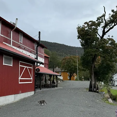 Nordre Gard - Ovre Stabbur *